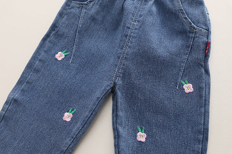 Kombi- Set aus Sweatshirt und Denim, mit Blumenmuster