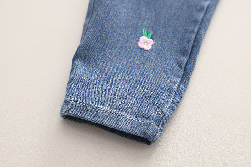 Kombi- Set aus Sweatshirt und Denim, mit Blumenmuster
