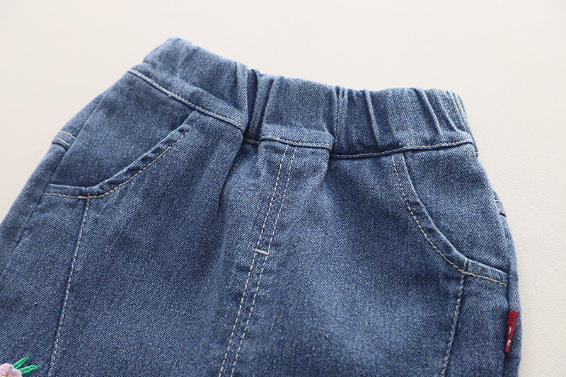 Kombi- Set aus Sweatshirt und Denim, mit Blumenmuster
