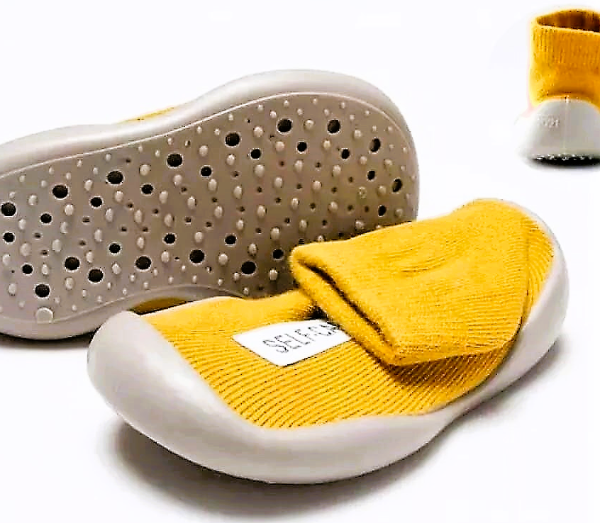 Kinder- Sockenschuhe (Currygelb)